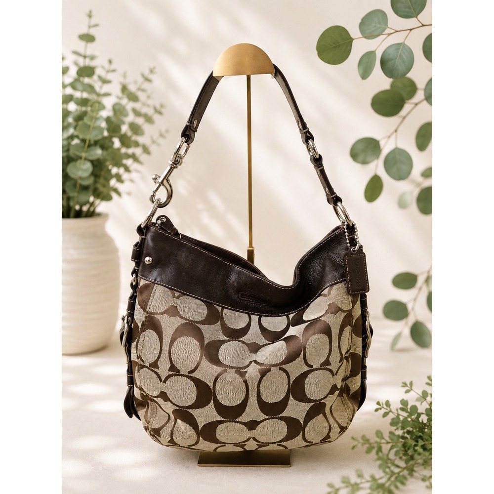 C207 Coach Zoe shoulder bag